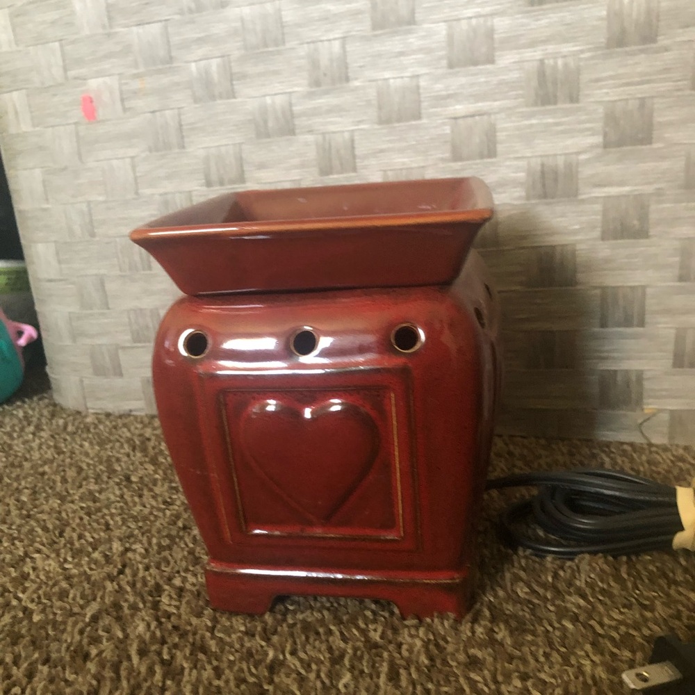 HeartFelt Scentsy wax warmer